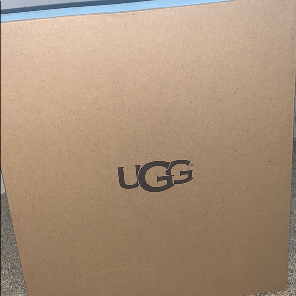 Women’s size 8 UGG CLASSIC SHORT II BOOT - Picture 8 of 8